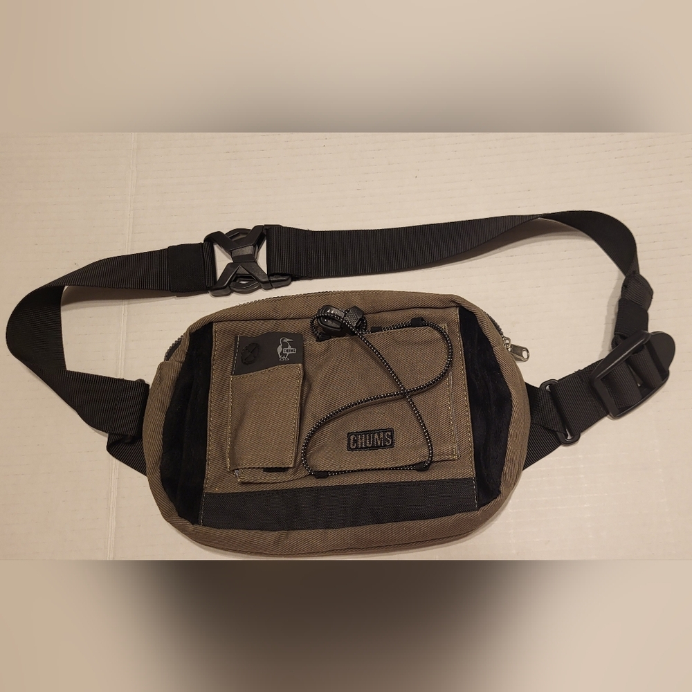 Chums  Fanny Pack Waist /Hip Bag Black Strap Taupe Color Canvas